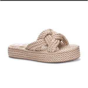Dirty laundry | knotty rope sandals